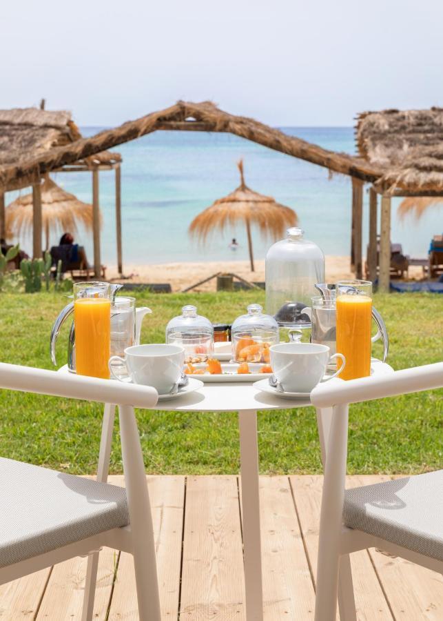 Royal Azur Thalassa Hammamet Exterior foto Breakfast at the beach