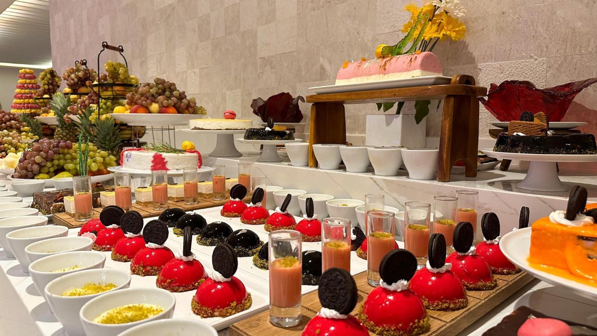 Royal Azur Thalassa Hammamet Exterior foto A dessert buffet