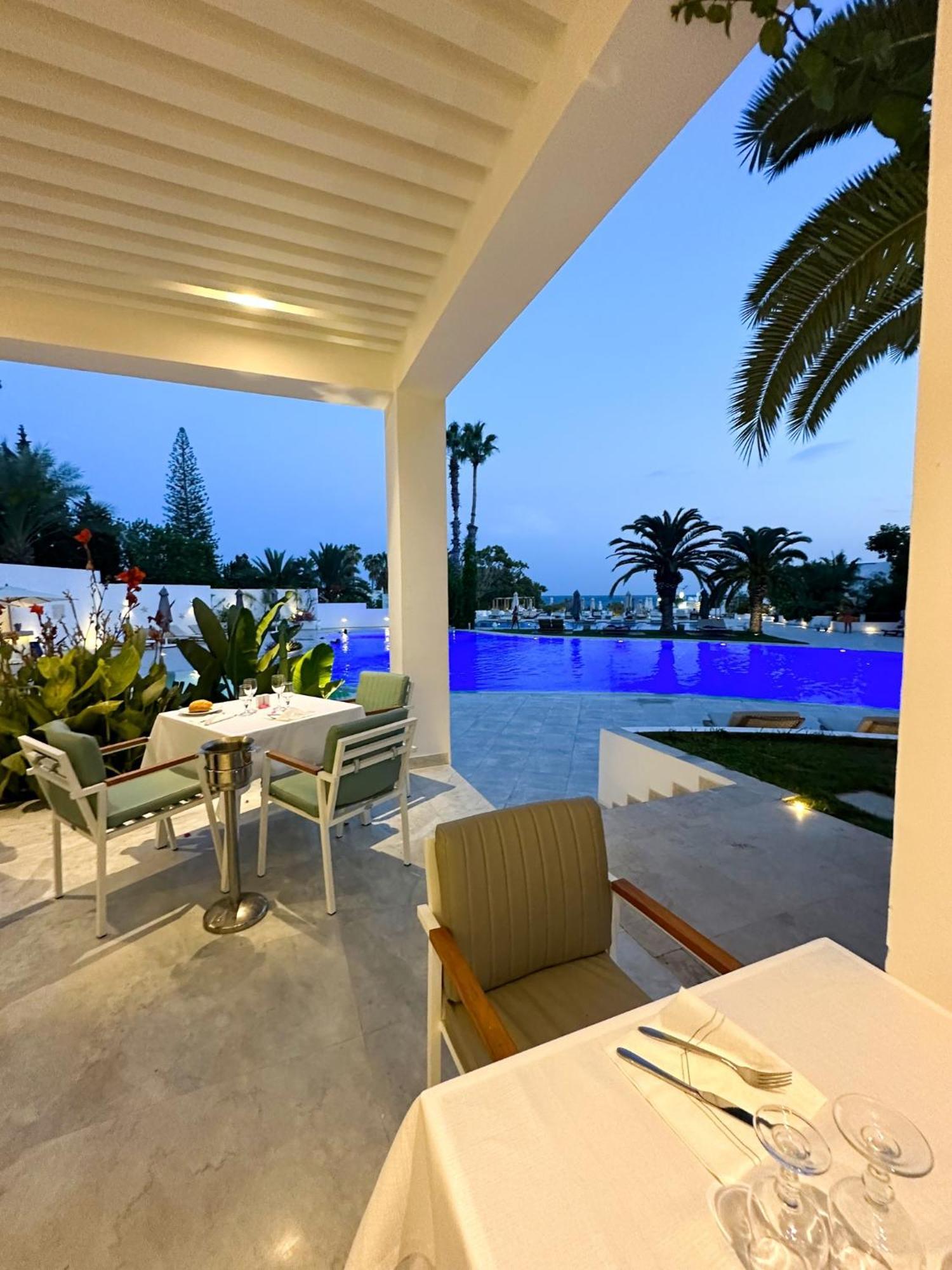 Royal Azur Thalassa Hammamet Exterior foto The pool at the hotel